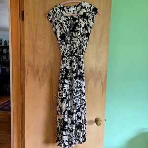 Evereve Winona Floral Midi Dress Black